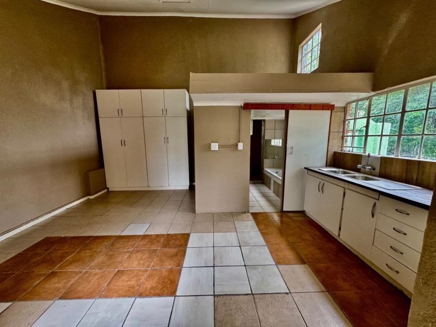 6 Bedroom Property for Sale in Dassie Rand North West
